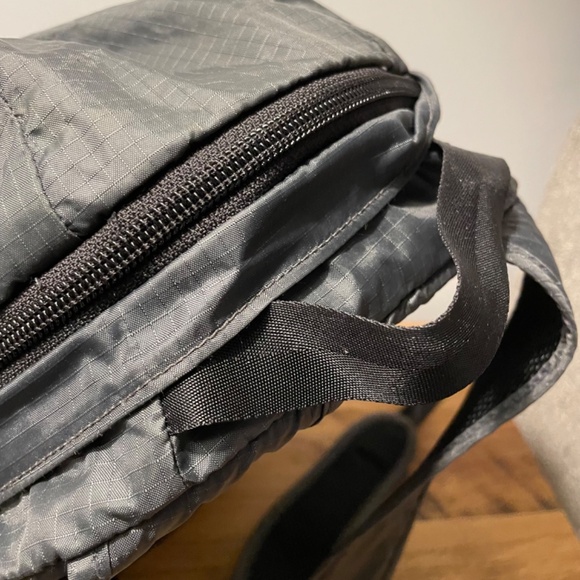 Mountain Equipment Co-op Backpack Lightweight Gray – LIKE NEW - Picture 6 of 14